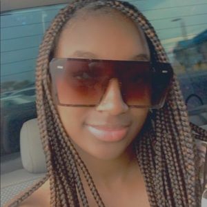 Meet your Posher, Deasiah